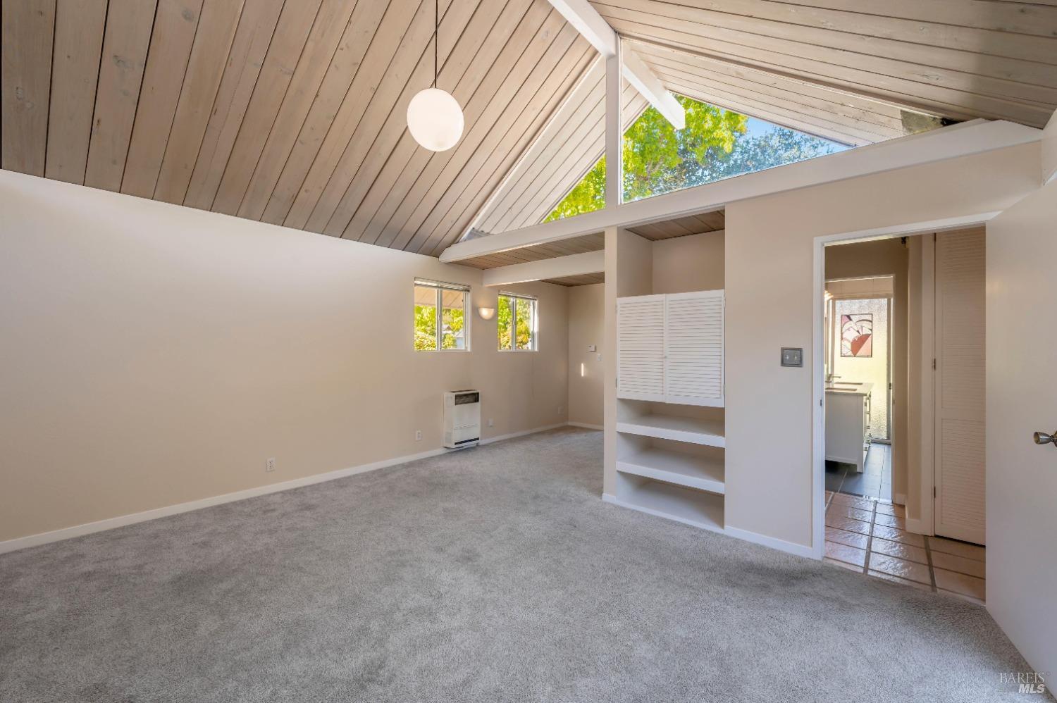 Detail Gallery Image 16 of 43 For 22 Catskill Ct, San Anselmo,  CA 94960 - 3 Beds | 2/1 Baths