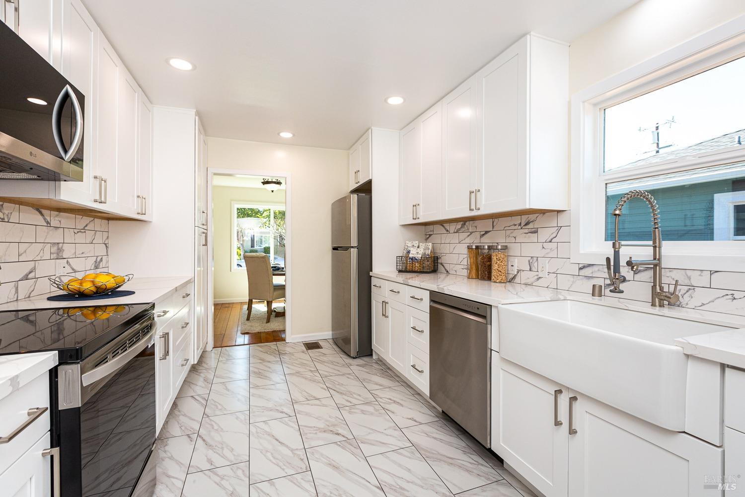 Detail Gallery Image 9 of 29 For 766 Elsie Ave, San Leandro,  CA 94577 - 3 Beds | 2 Baths