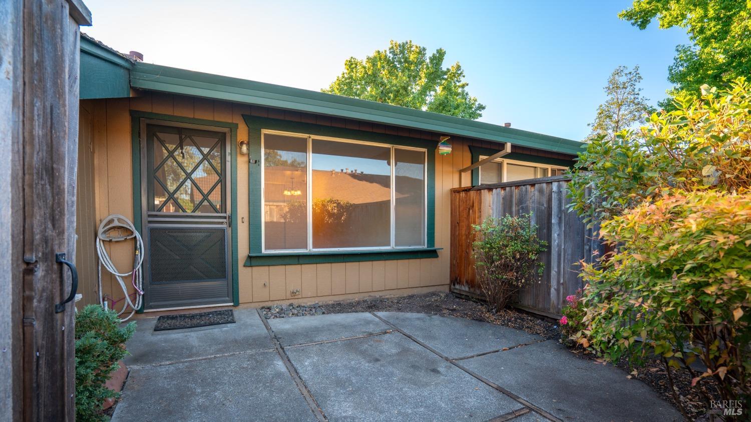 This sweet home on Lincoln is just a stone's throw from Oliver's Market, near the updated Kotate Park and has great access to all Sonoma County. Over 900 sqft, with new flooring throughout, a freshly painted interior and an updated kitchen, this home is in great condition. The property comes with a stackable washer/dryer, light/bright sunny rooms, a private front porch w/ storage shed and it's all in move in ready condition! And there is a common pool for those hot summer days. And, did we say how close to Oliver's it is?!