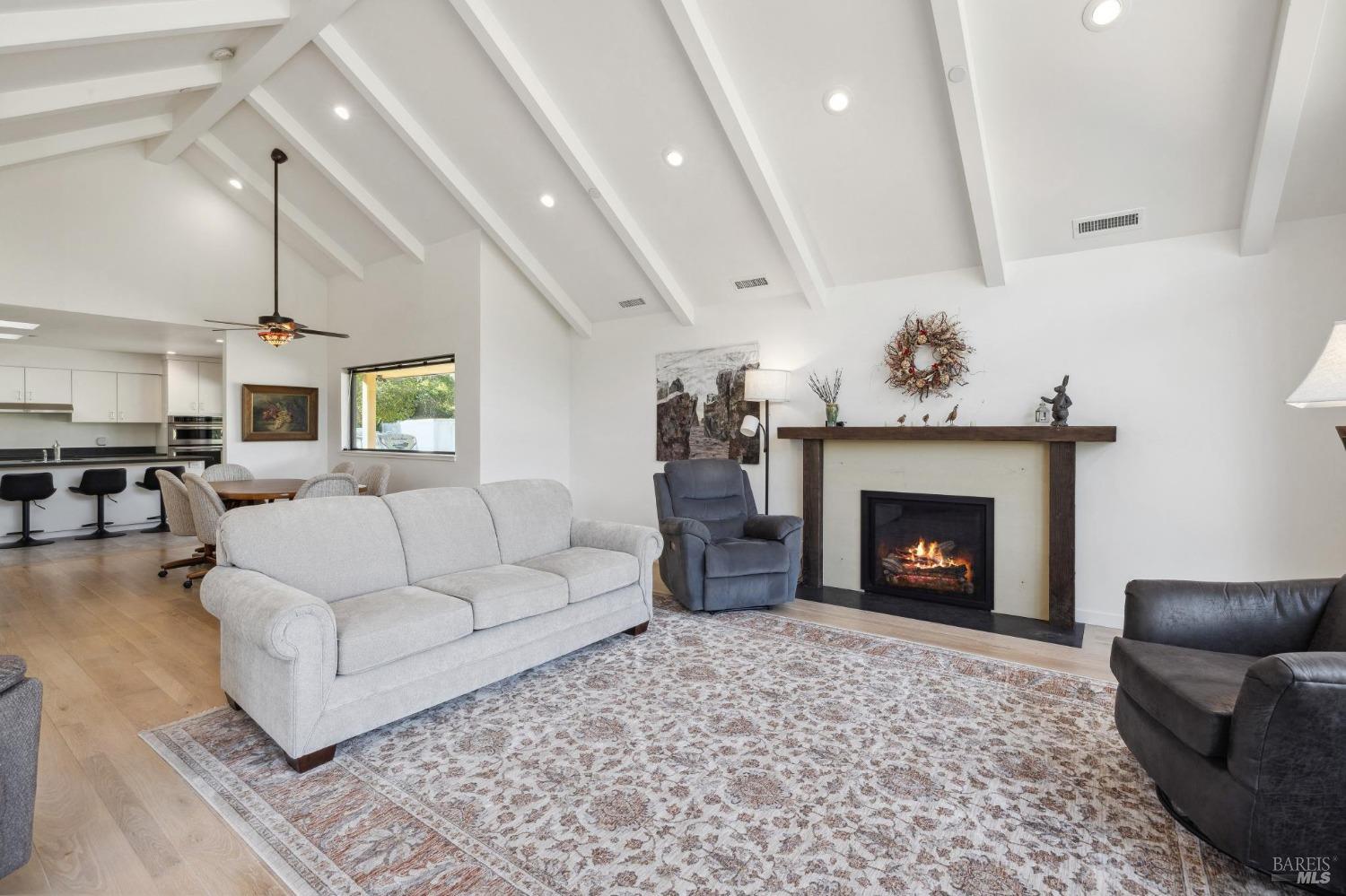 Detail Gallery Image 12 of 31 For 1218 Bennett Ln, Calistoga,  CA 94515 - 2 Beds | 2/1 Baths