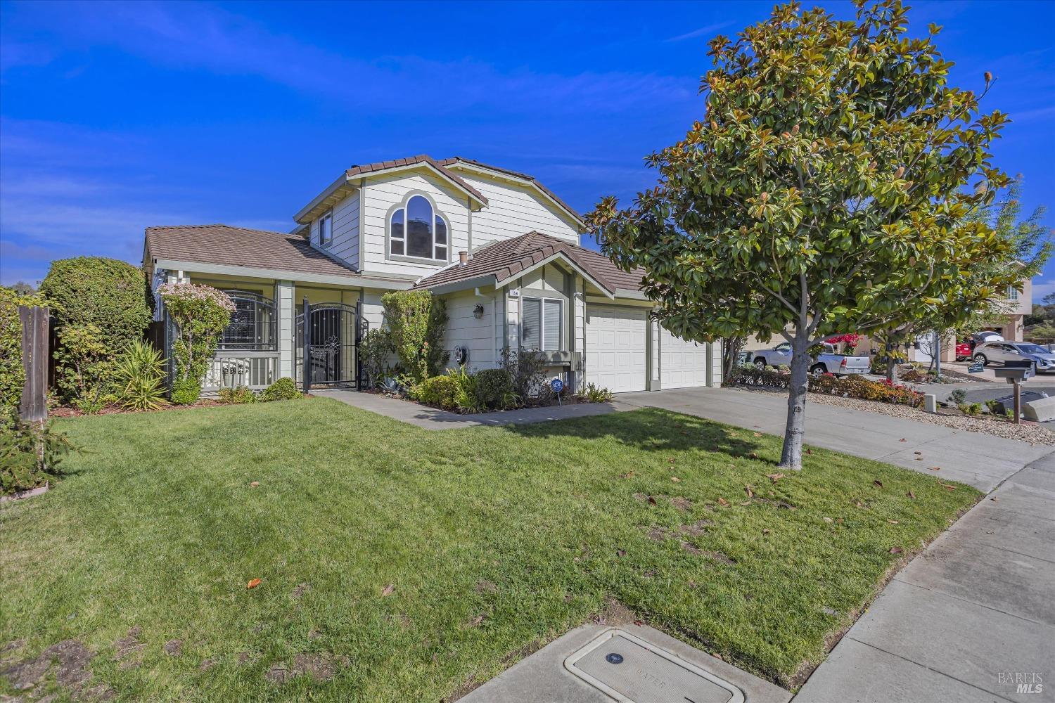 Detail Gallery Image 2 of 48 For 156 Hawkesbury Way, Vallejo,  CA 94591 - 5 Beds | 3/1 Baths