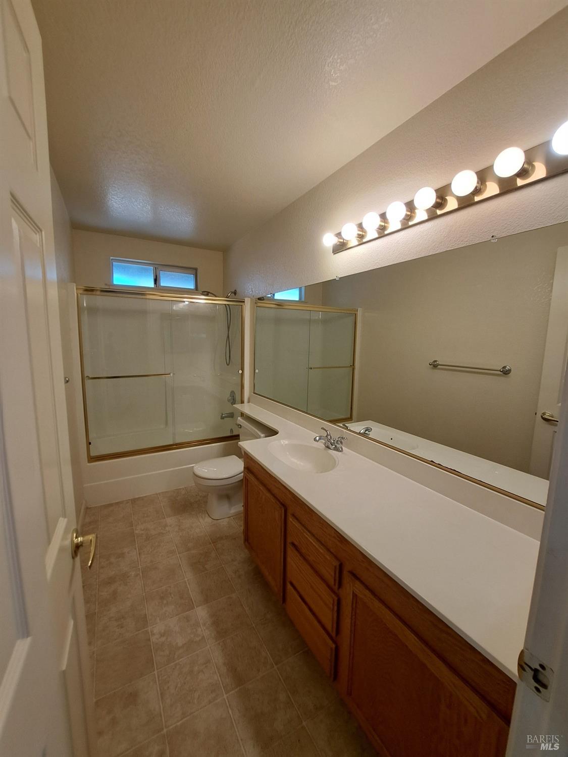 Detail Gallery Image 13 of 25 For 801 Capistrano Dr, Suisun City,  CA 94585 - 3 Beds | 2 Baths