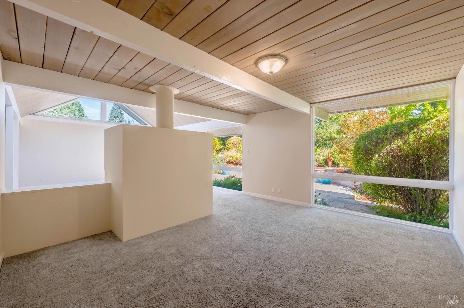 Detail Gallery Image 17 of 43 For 22 Catskill Ct, San Anselmo,  CA 94960 - 3 Beds | 2/1 Baths