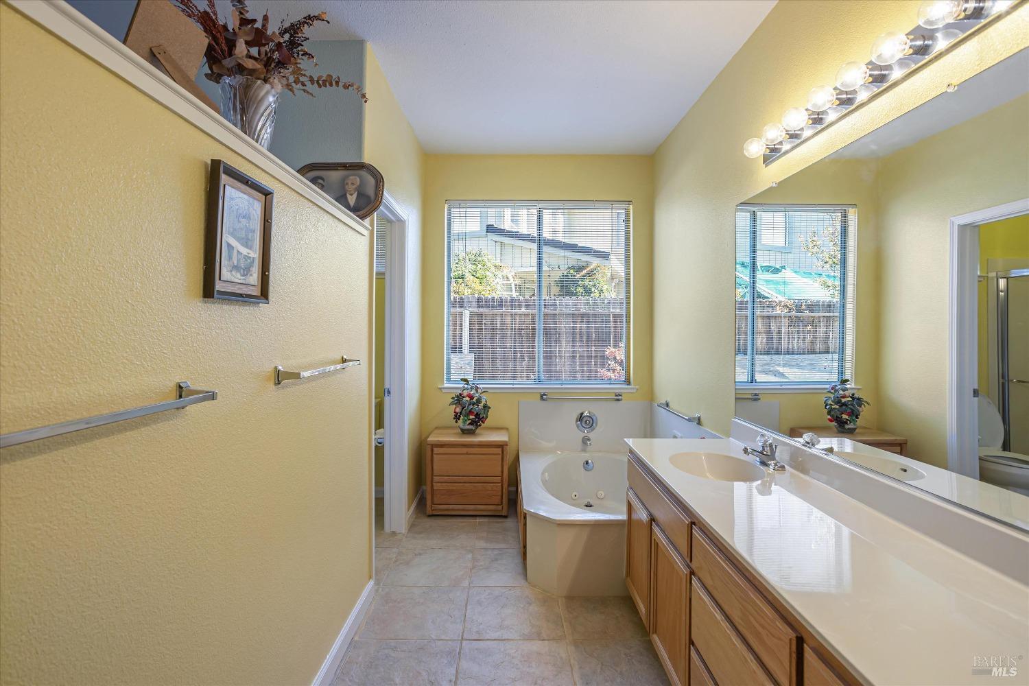 Detail Gallery Image 28 of 48 For 156 Hawkesbury Way, Vallejo,  CA 94591 - 5 Beds | 3/1 Baths