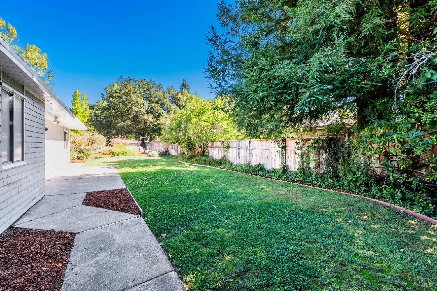 Detail Gallery Image 33 of 43 For 22 Catskill Ct, San Anselmo,  CA 94960 - 3 Beds | 2/1 Baths