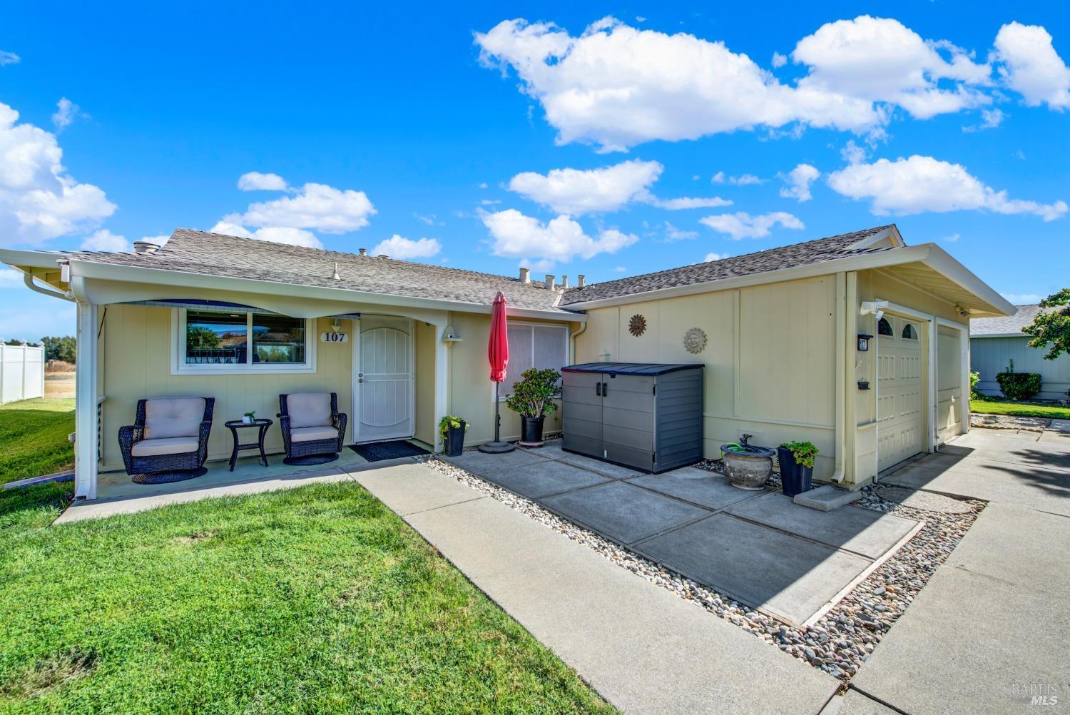 Detail Gallery Image 1 of 1 For 107 Monterey Dr, Vacaville,  CA 95687 - 2 Beds | 2 Baths