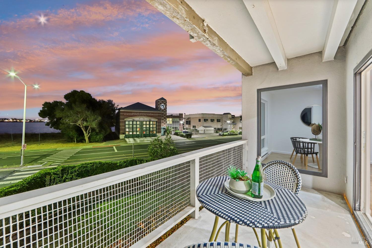 Detail Gallery Image 20 of 49 For 1 Captain Dr #D255,  Emeryville,  CA 94608 - 1 Beds | 1 Baths