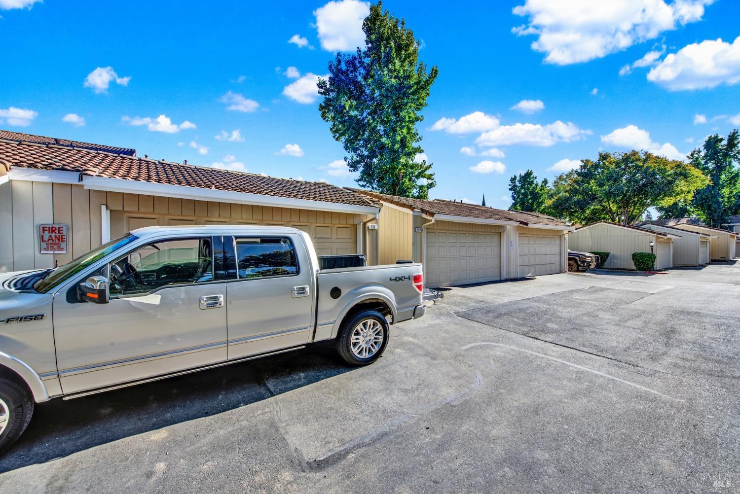 Detail Gallery Image 4 of 40 For 130 Arcadia Dr, Vacaville,  CA 95687 - 3 Beds | 2/1 Baths