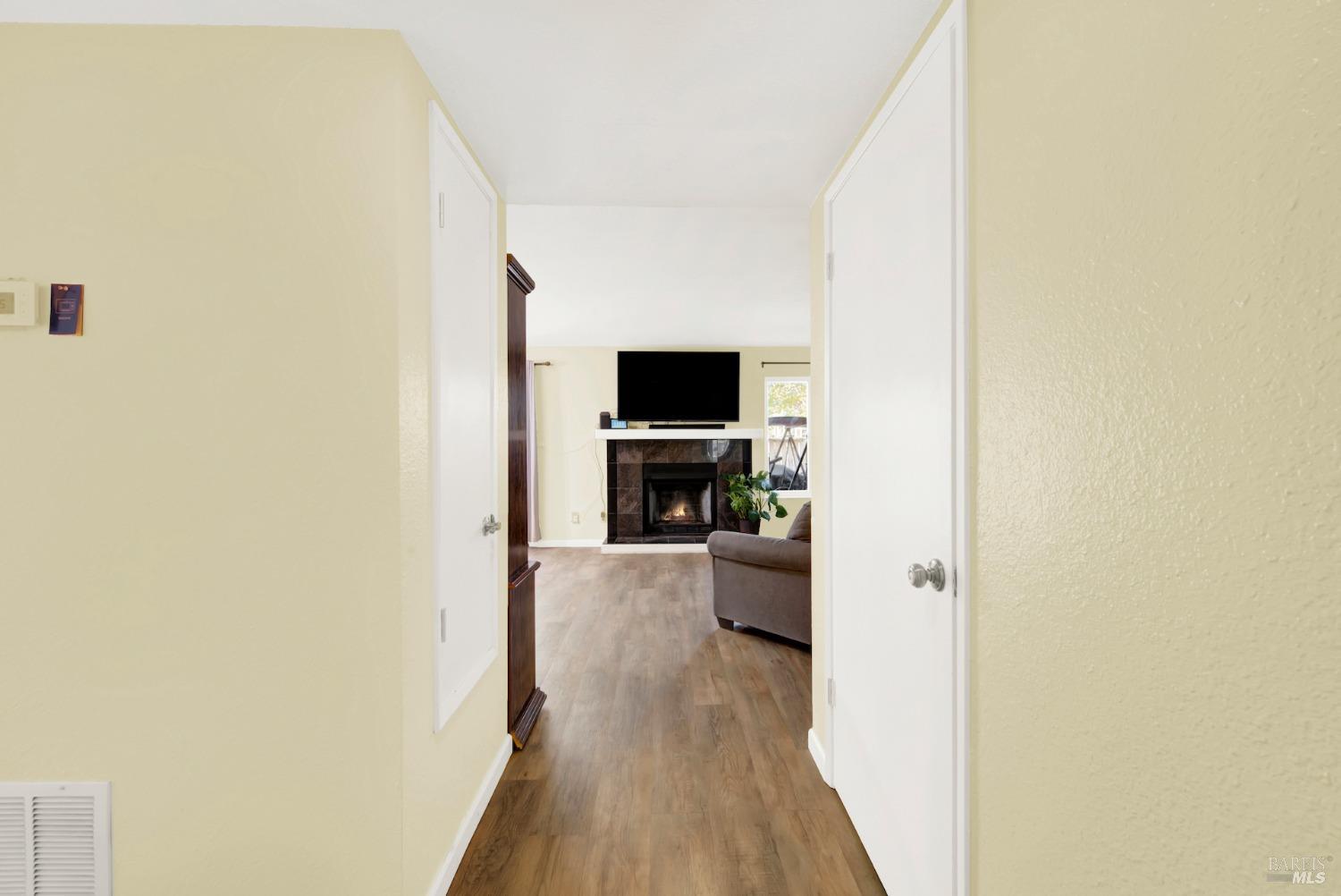 Detail Gallery Image 10 of 40 For 130 Arcadia Dr, Vacaville,  CA 95687 - 3 Beds | 2/1 Baths