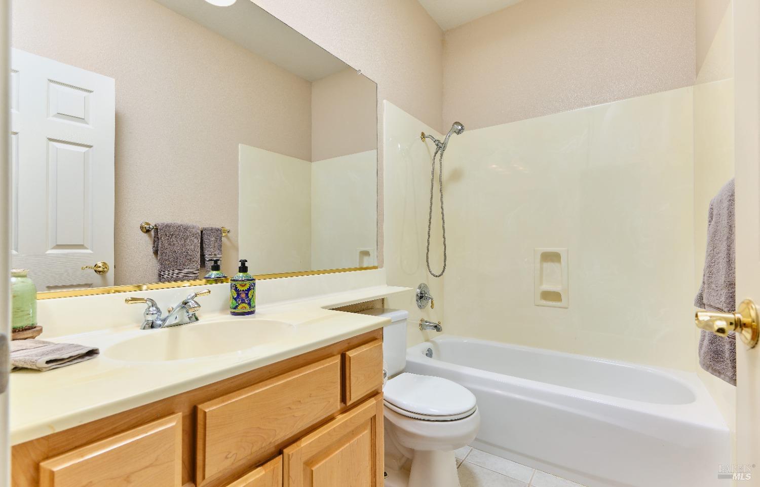 Detail Gallery Image 21 of 24 For 724 Cherry Hills Ln, Rio Vista,  CA 94571 - 2 Beds | 2 Baths