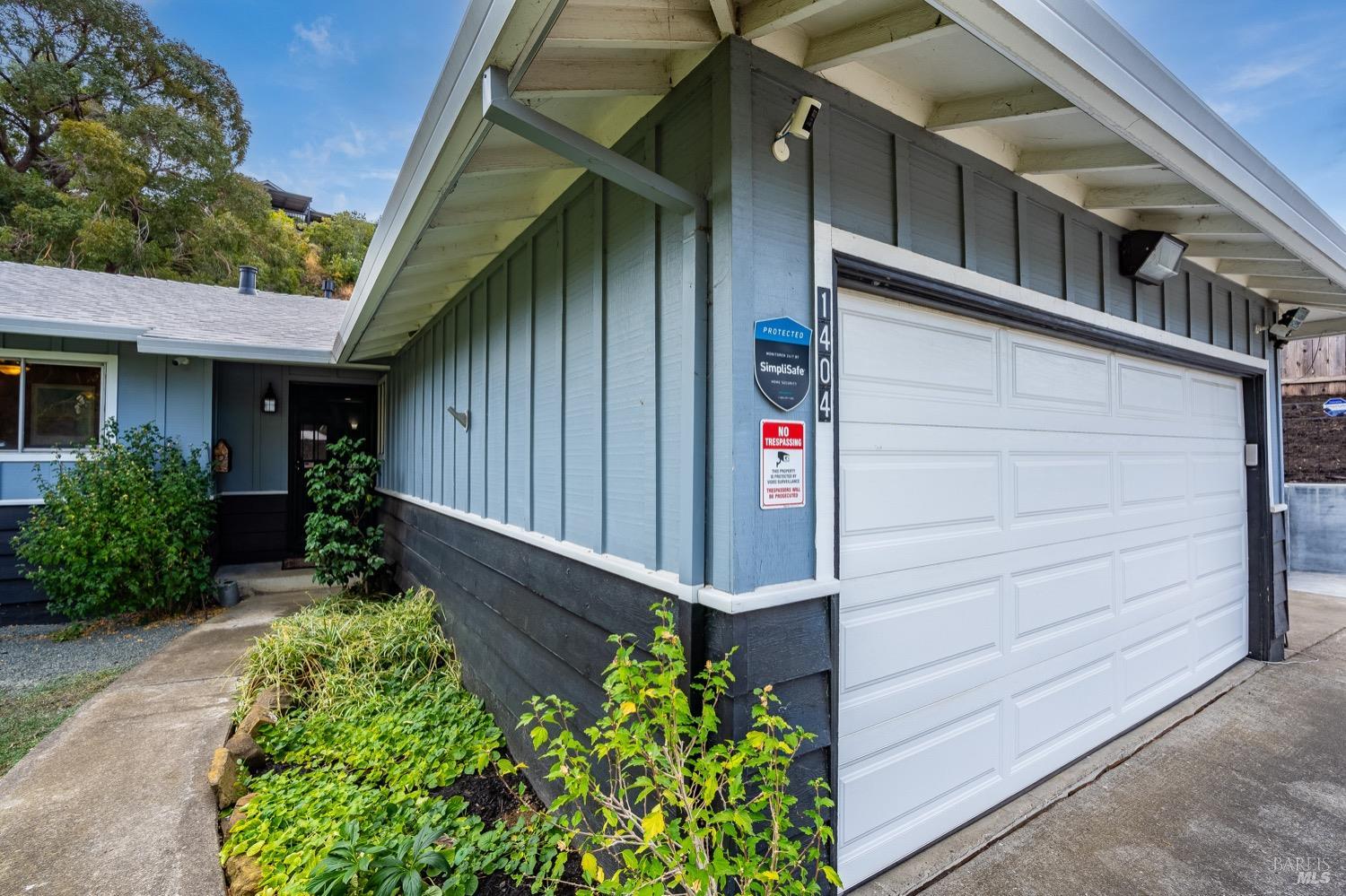 Detail Gallery Image 9 of 75 For 1404 Sherman Dr, Benicia,  CA 94510 - 3 Beds | 2 Baths