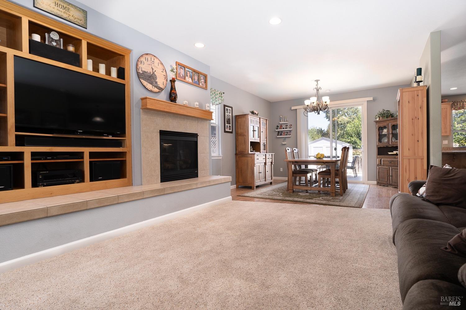 Detail Gallery Image 17 of 47 For 1617 Clover Ln, Santa Rosa,  CA 95401 - 4 Beds | 2/1 Baths