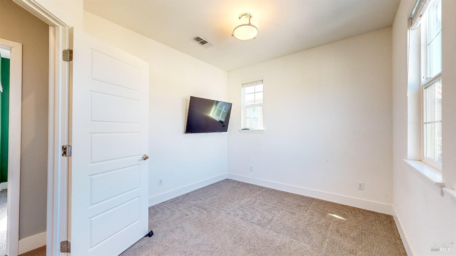 Detail Gallery Image 33 of 61 For 5329 Kirby Pl, Rohnert Park,  CA 94928 - 3 Beds | 2/1 Baths