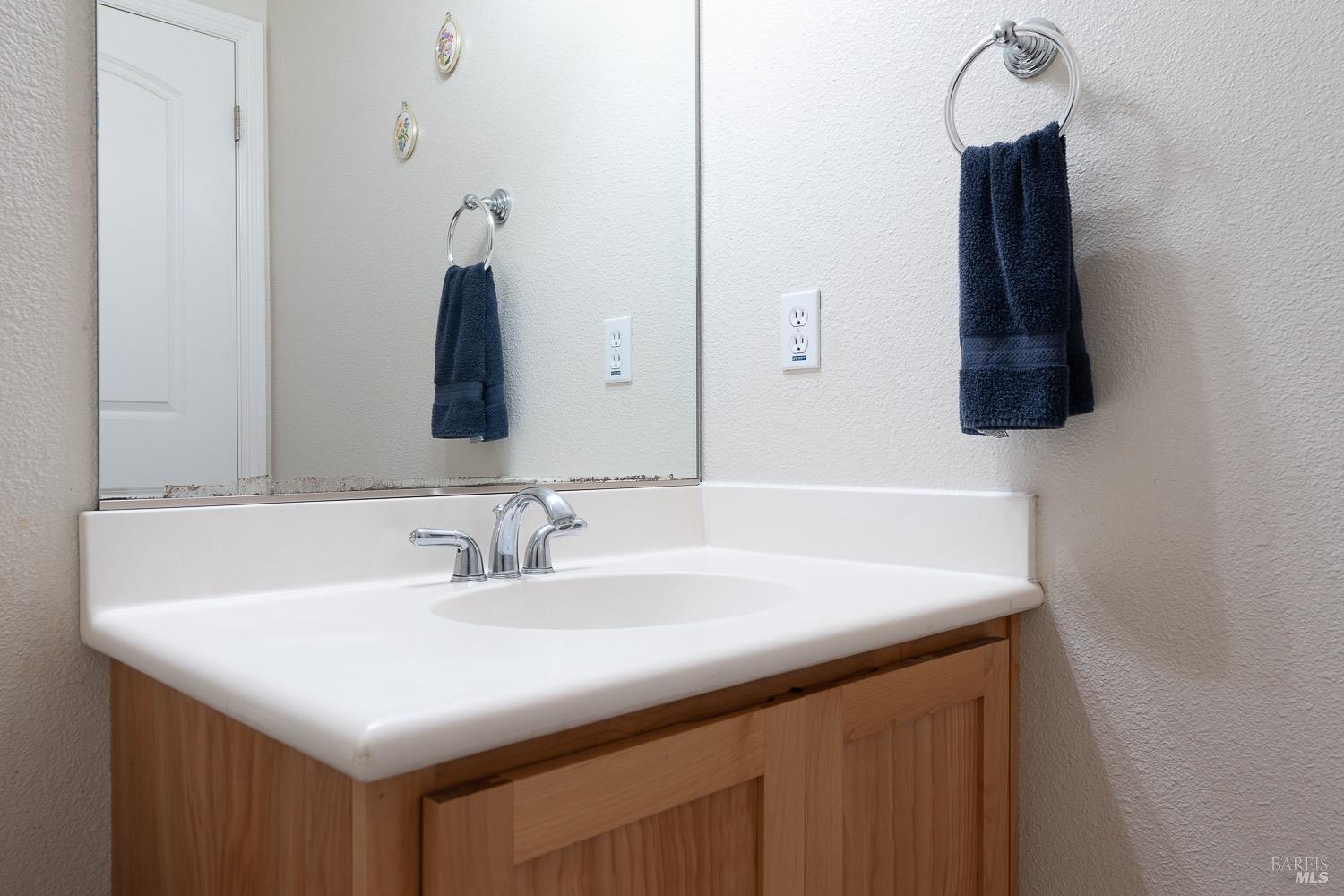 Detail Gallery Image 24 of 47 For 1617 Clover Ln, Santa Rosa,  CA 95401 - 4 Beds | 2/1 Baths