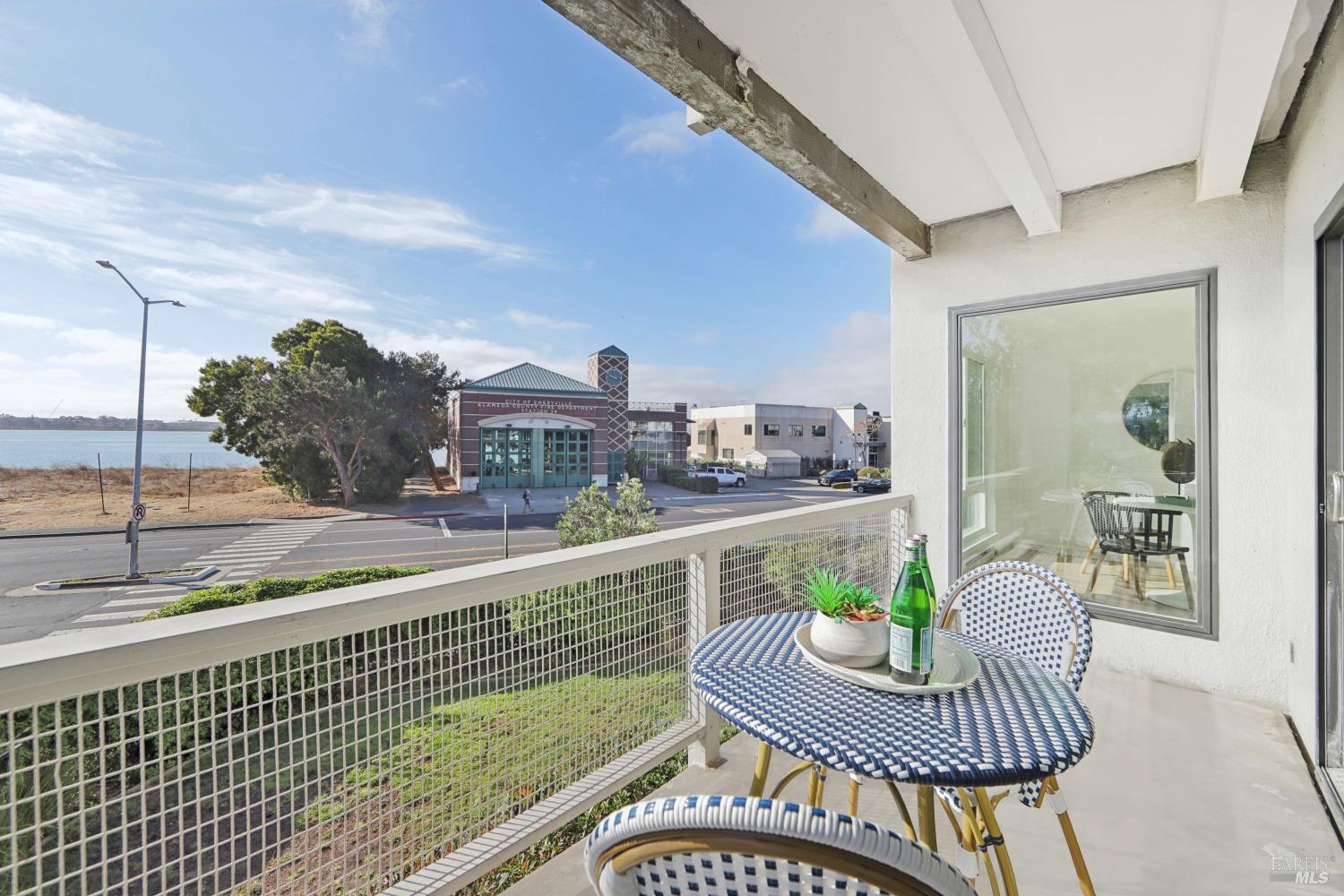 Detail Gallery Image 21 of 49 For 1 Captain Dr #D255,  Emeryville,  CA 94608 - 1 Beds | 1 Baths