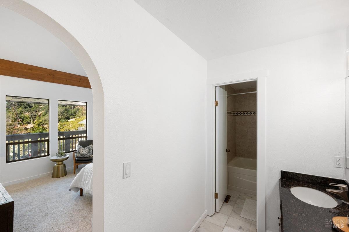 Detail Gallery Image 24 of 39 For 154 Professional Center Pkwy, San Rafael,  CA 94903 - 3 Beds | 2/1 Baths