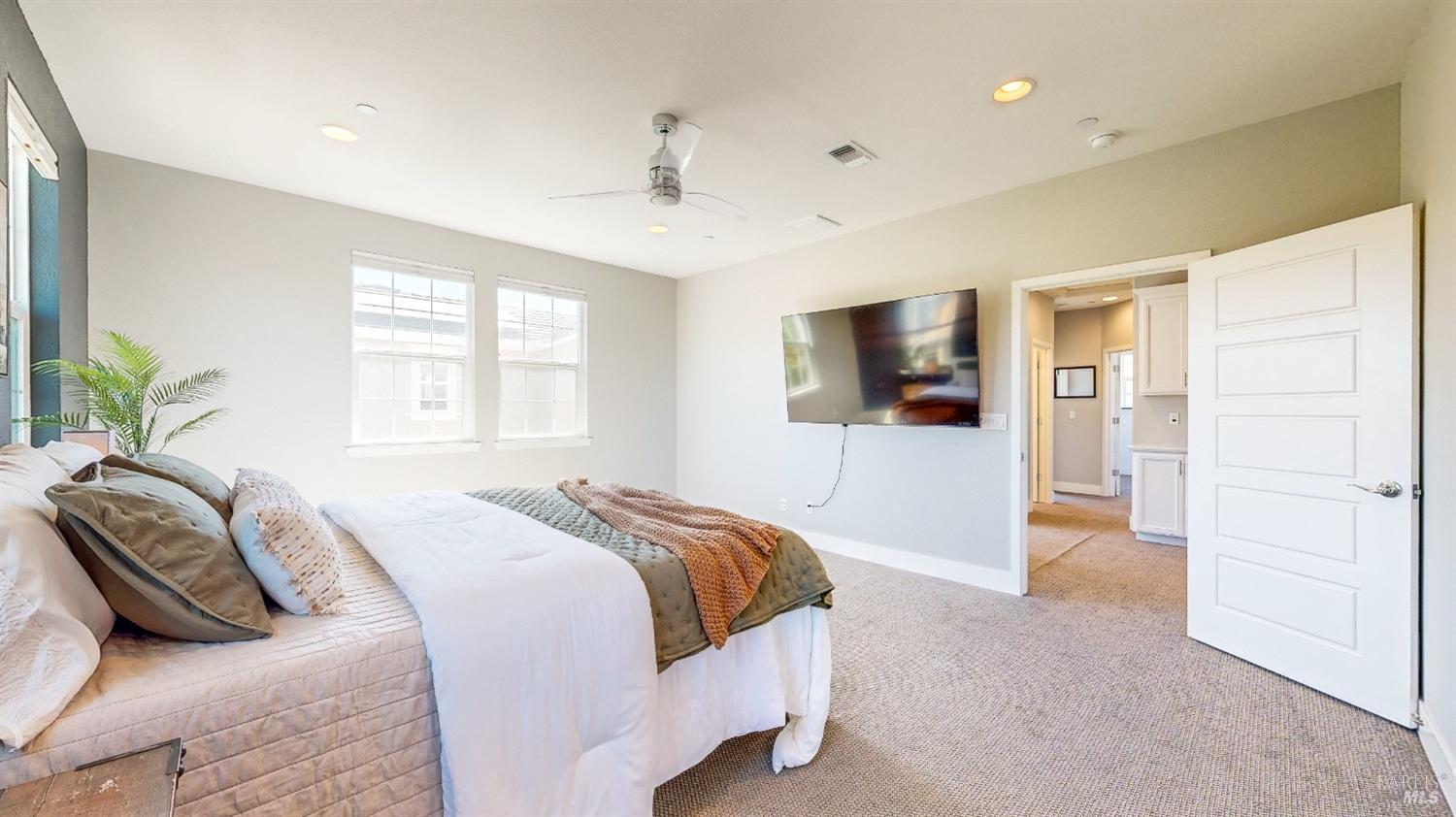 Detail Gallery Image 23 of 61 For 5329 Kirby Pl, Rohnert Park,  CA 94928 - 3 Beds | 2/1 Baths