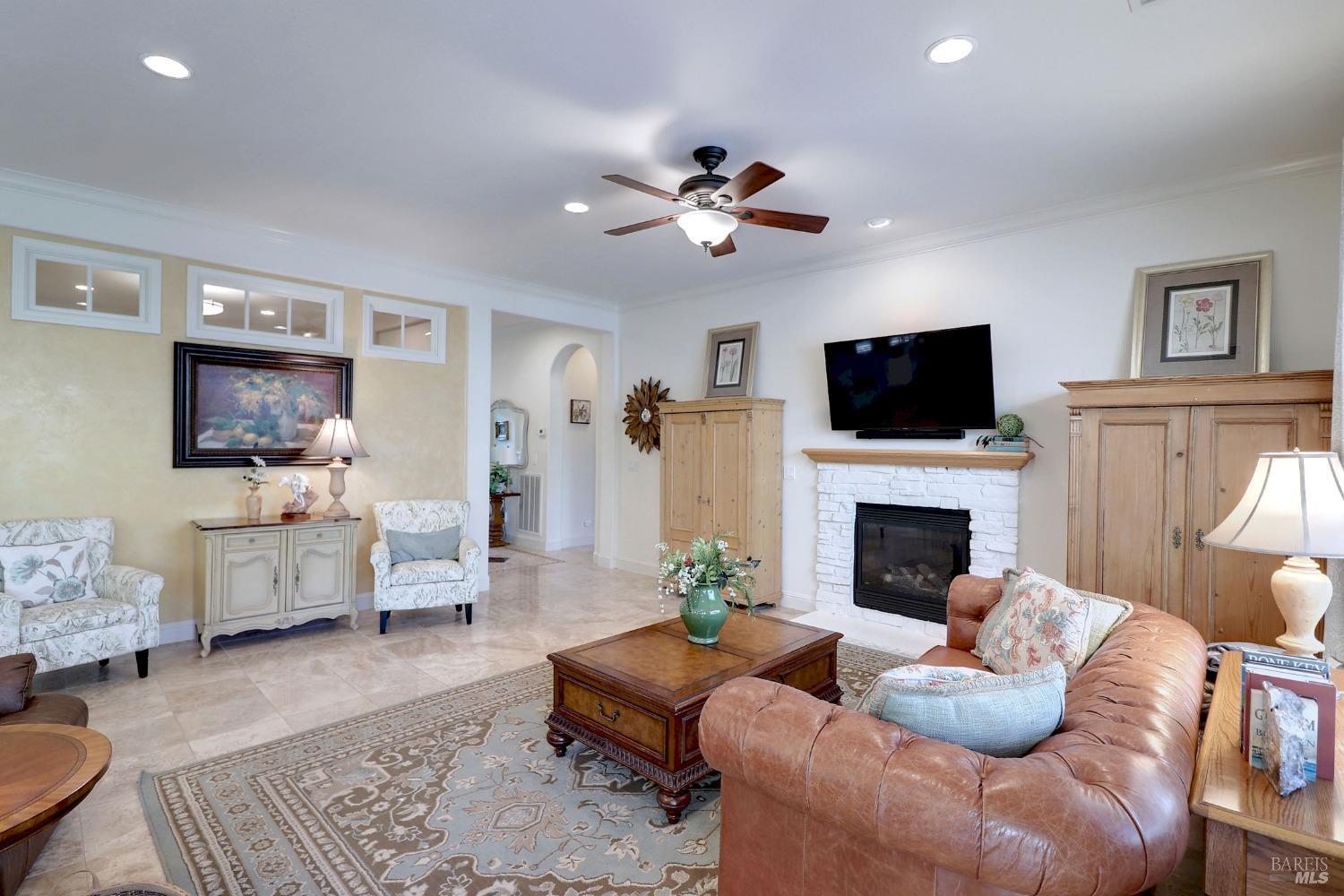 Detail Gallery Image 14 of 98 For 201 Riviera Dr, Rio Vista,  CA 94571 - 3 Beds | 2/1 Baths