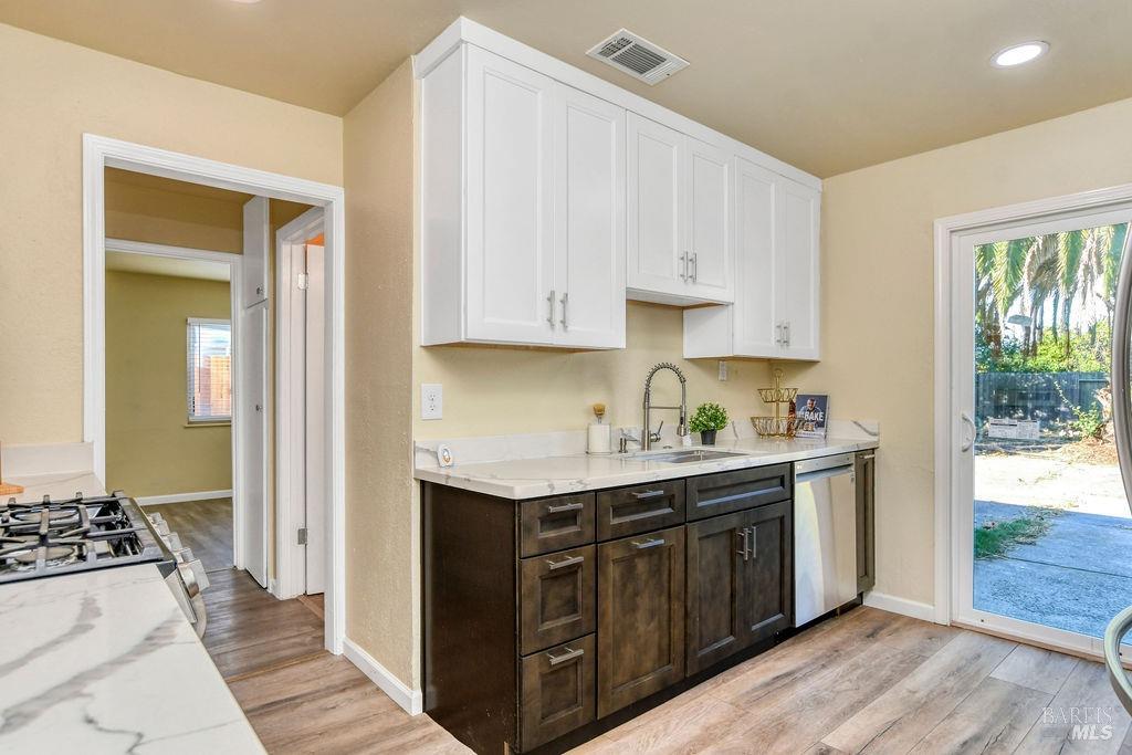 Detail Gallery Image 8 of 25 For 545 Warford Ave, Vallejo,  CA 94591 - 3 Beds | 1 Baths