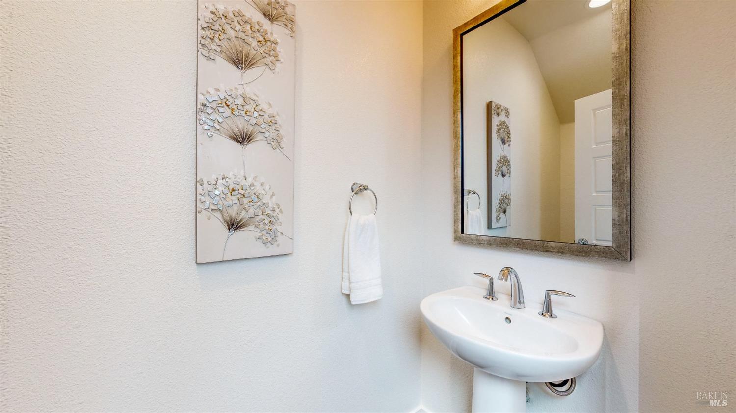 Detail Gallery Image 21 of 61 For 5329 Kirby Pl, Rohnert Park,  CA 94928 - 3 Beds | 2/1 Baths