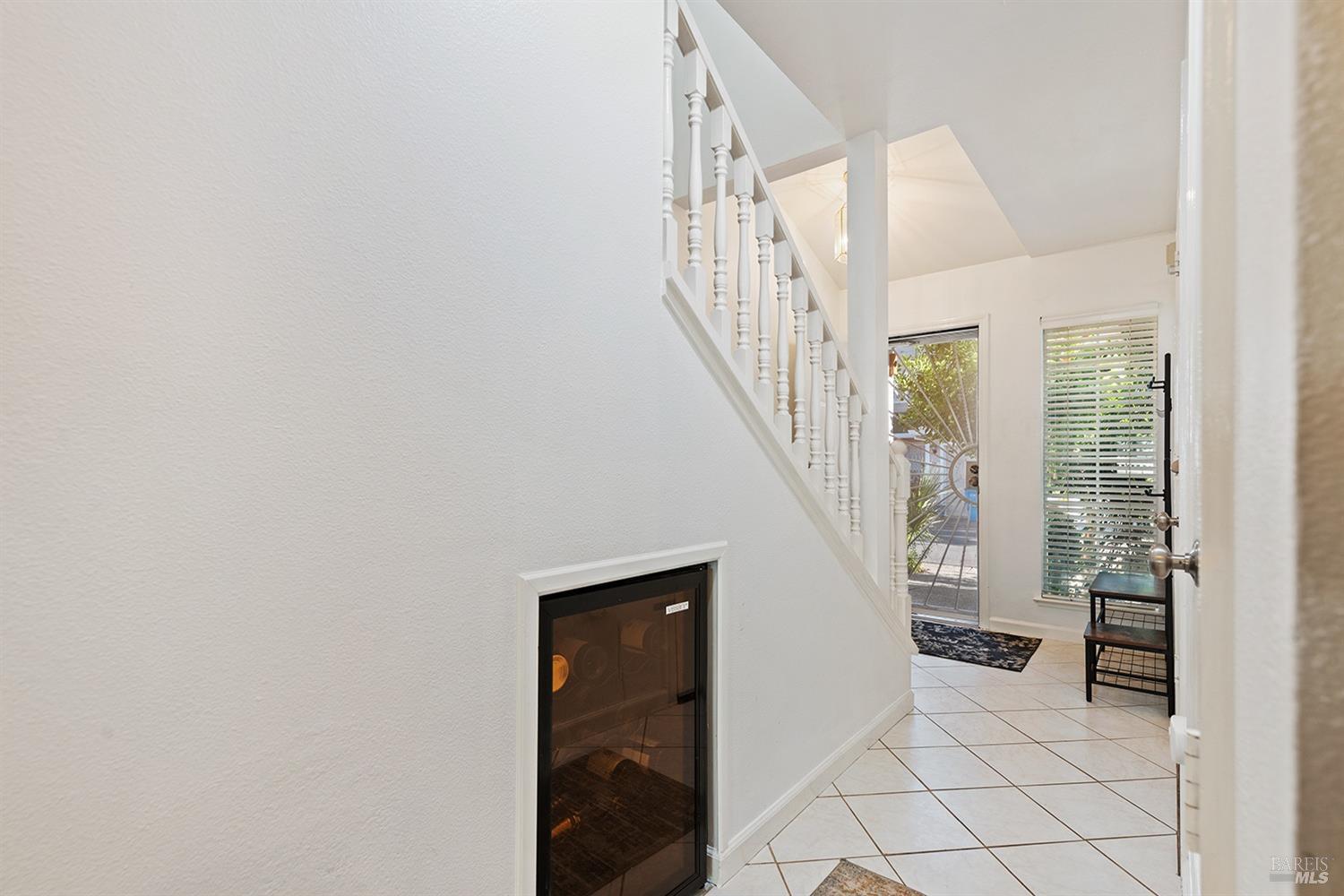 Detail Gallery Image 7 of 38 For 607 Spruce St, Santa Rosa,  CA 95407 - 2 Beds | 2/1 Baths