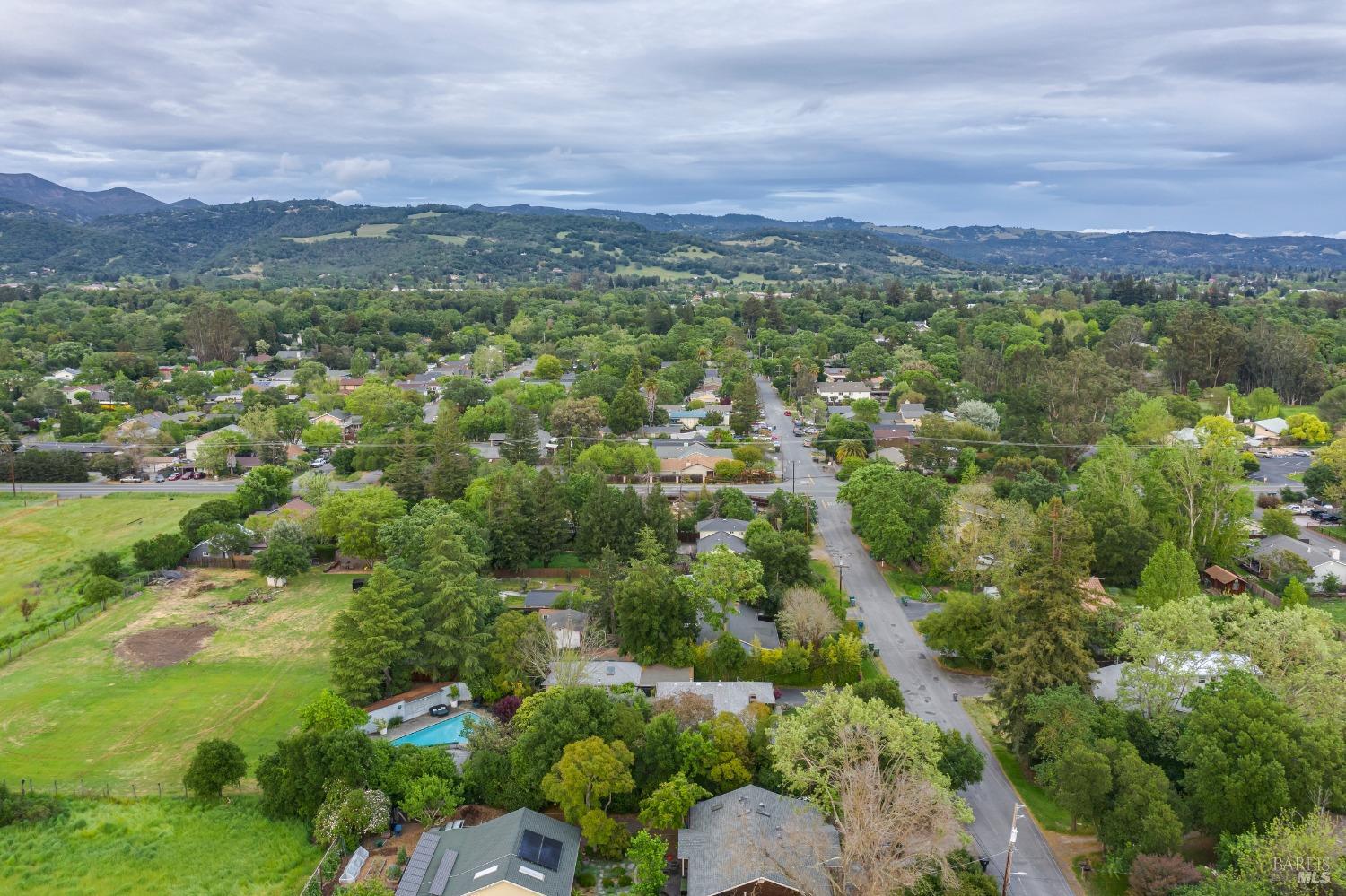 Detail Gallery Image 56 of 71 For 1085 Solano Ave, Sonoma,  CA 95476 - 3 Beds | 3 Baths