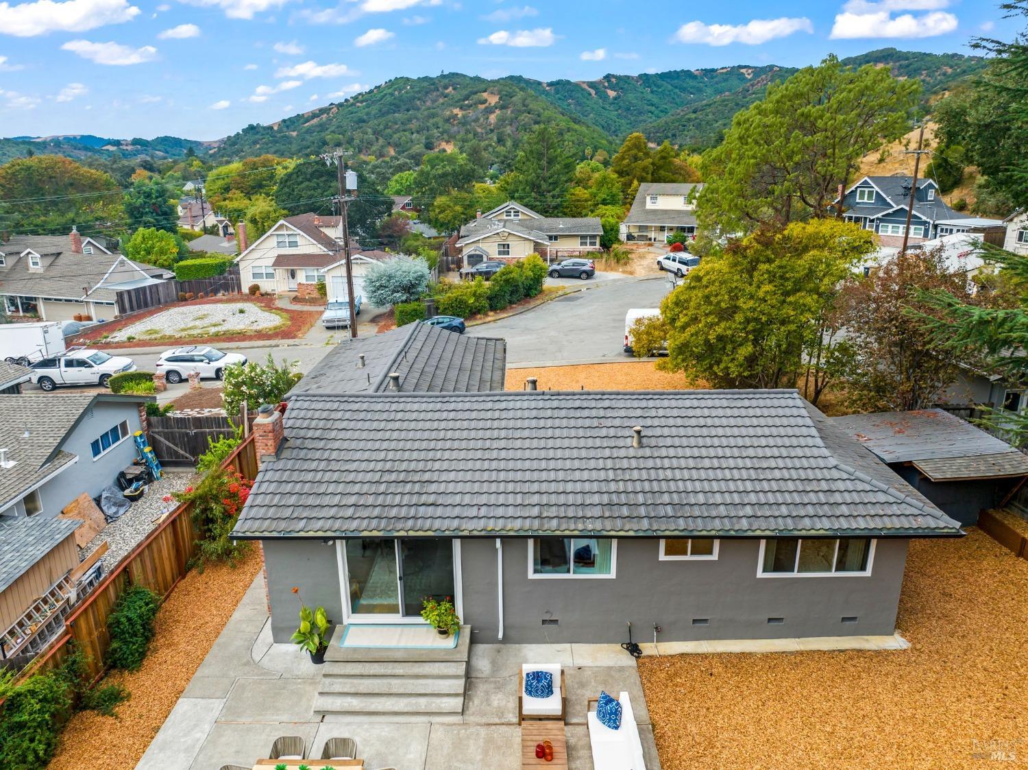 Detail Gallery Image 31 of 55 For 256 Adobestone Ct, San Rafael,  CA 94903 - 3 Beds | 2 Baths