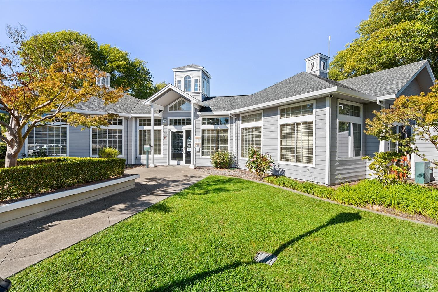 Detail Gallery Image 34 of 38 For 607 Spruce St, Santa Rosa,  CA 95407 - 2 Beds | 2/1 Baths