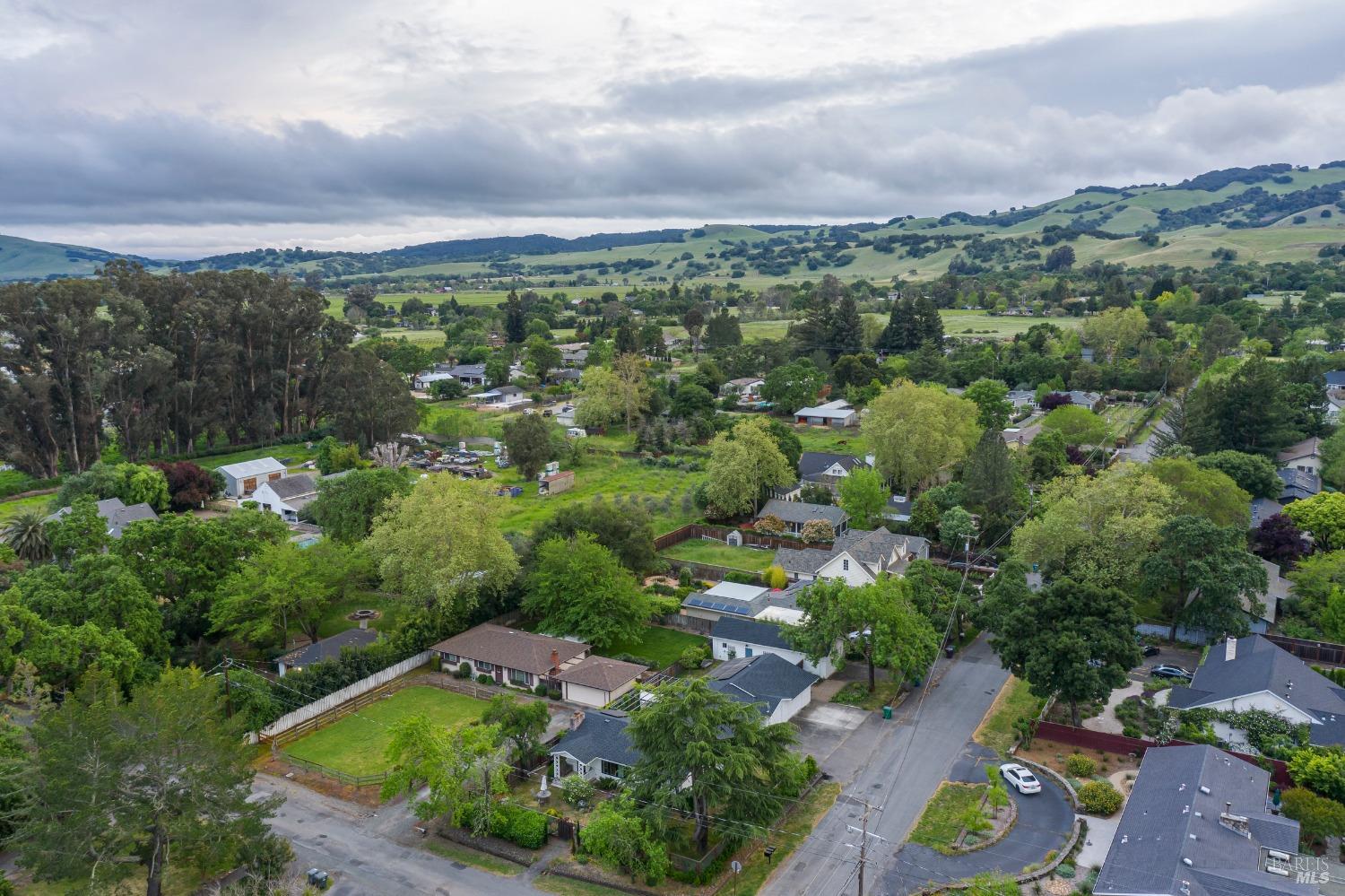 Detail Gallery Image 61 of 71 For 1085 Solano Ave, Sonoma,  CA 95476 - 3 Beds | 3 Baths