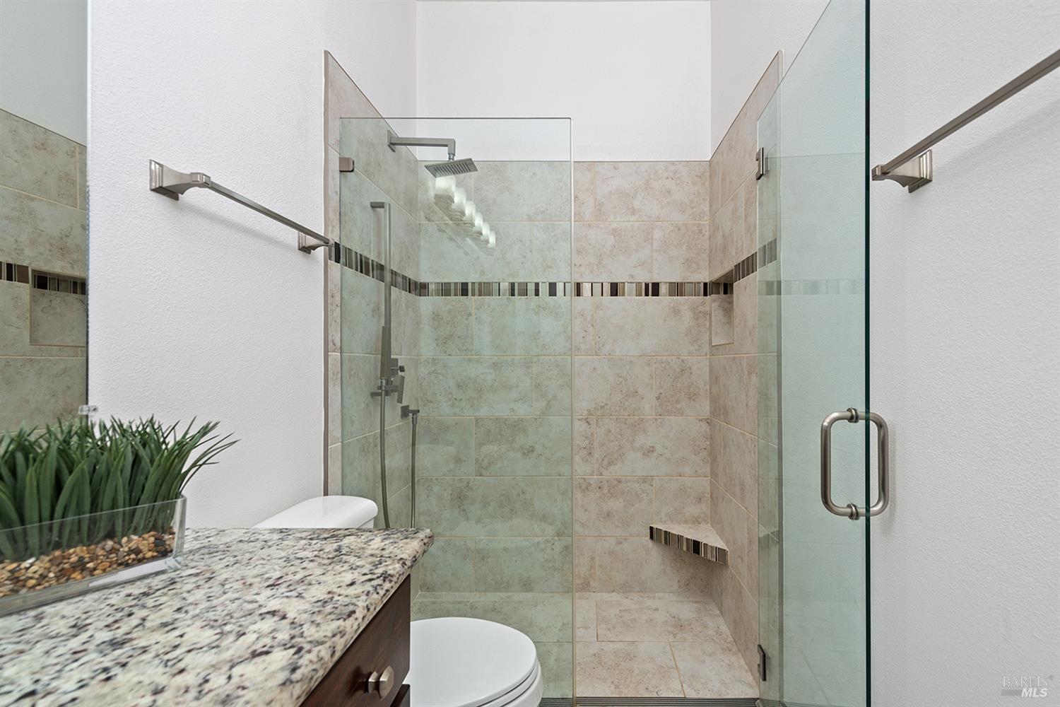 Detail Gallery Image 25 of 38 For 607 Spruce St, Santa Rosa,  CA 95407 - 2 Beds | 2/1 Baths