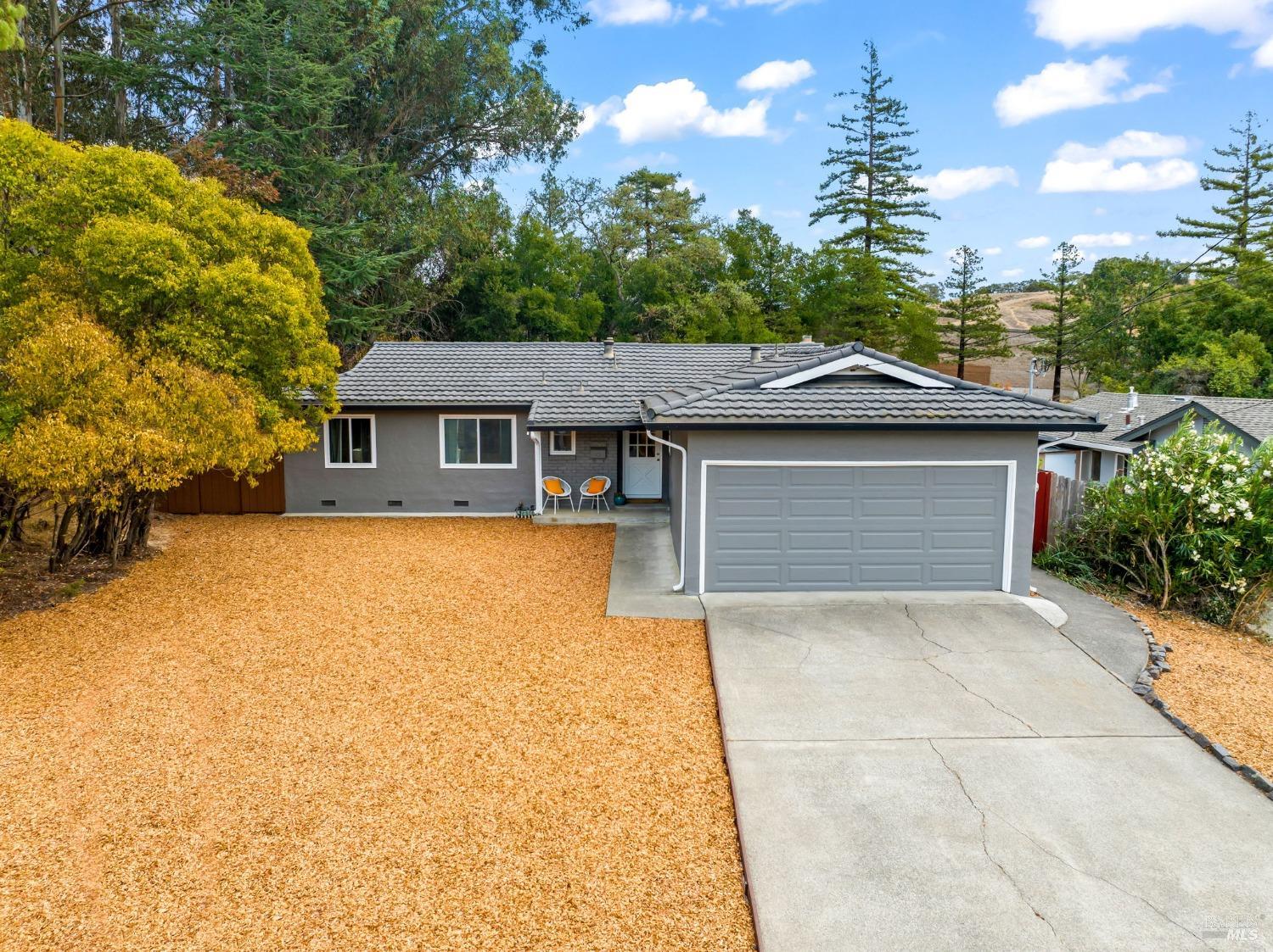 Detail Gallery Image 4 of 55 For 256 Adobestone Ct, San Rafael,  CA 94903 - 3 Beds | 2 Baths