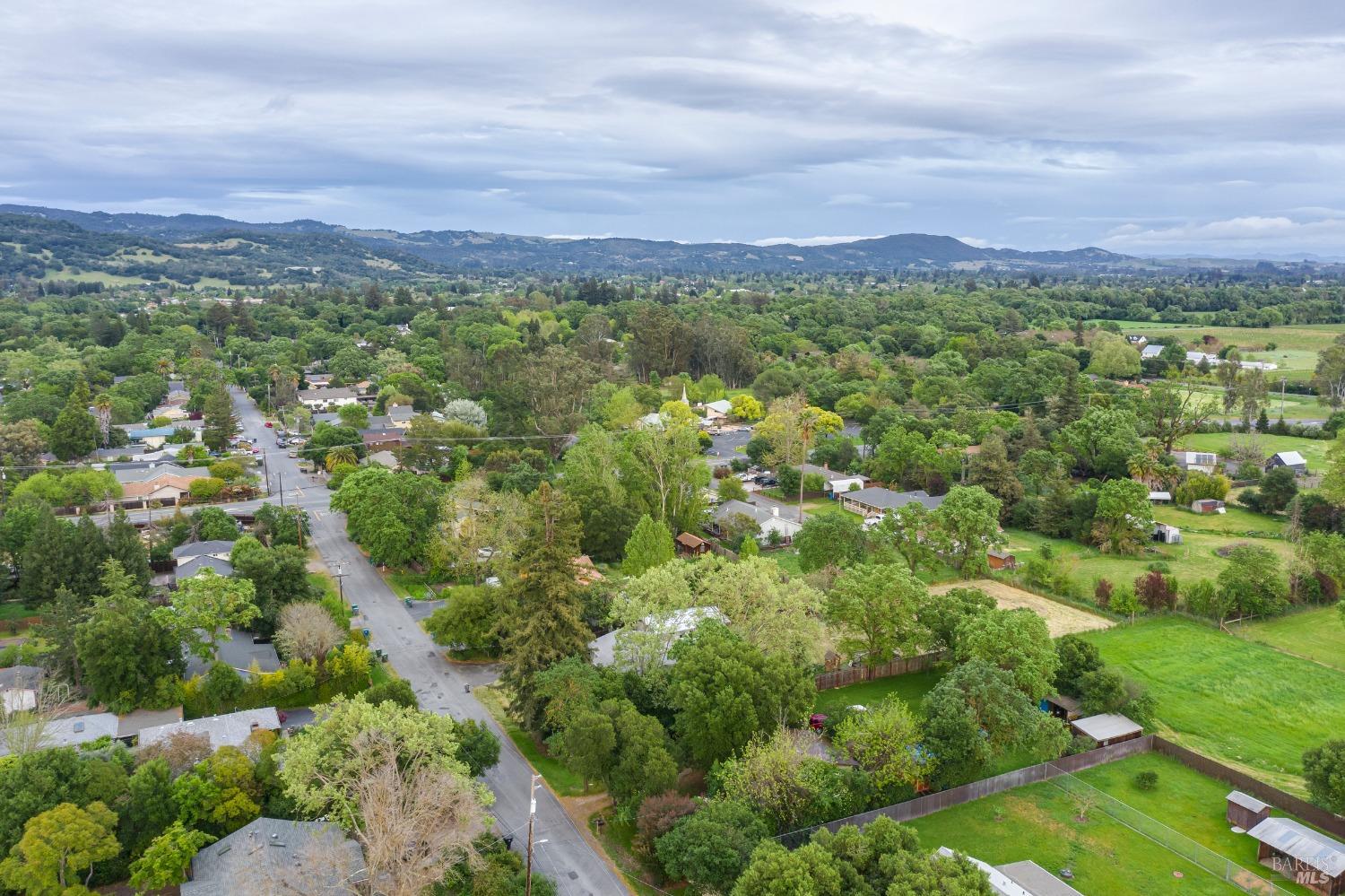 Detail Gallery Image 57 of 71 For 1085 Solano Ave, Sonoma,  CA 95476 - 3 Beds | 3 Baths