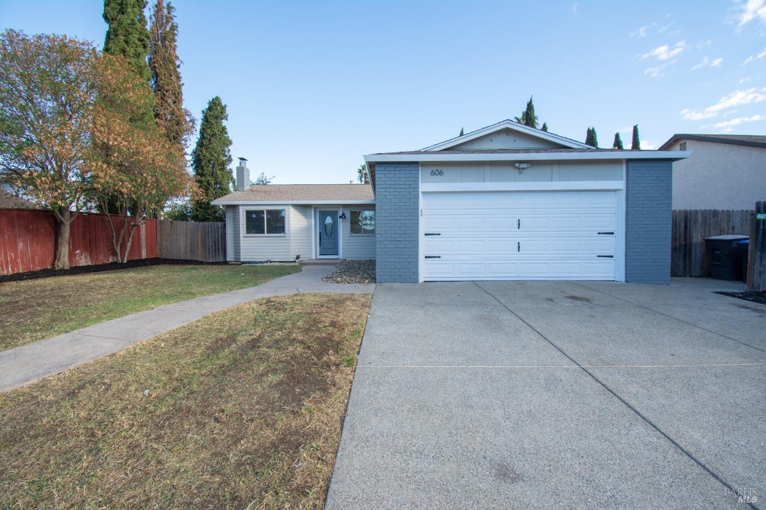 Detail Gallery Image 2 of 32 For 606 White Wing Ct, Suisun City,  CA 94585 - 3 Beds | 2 Baths