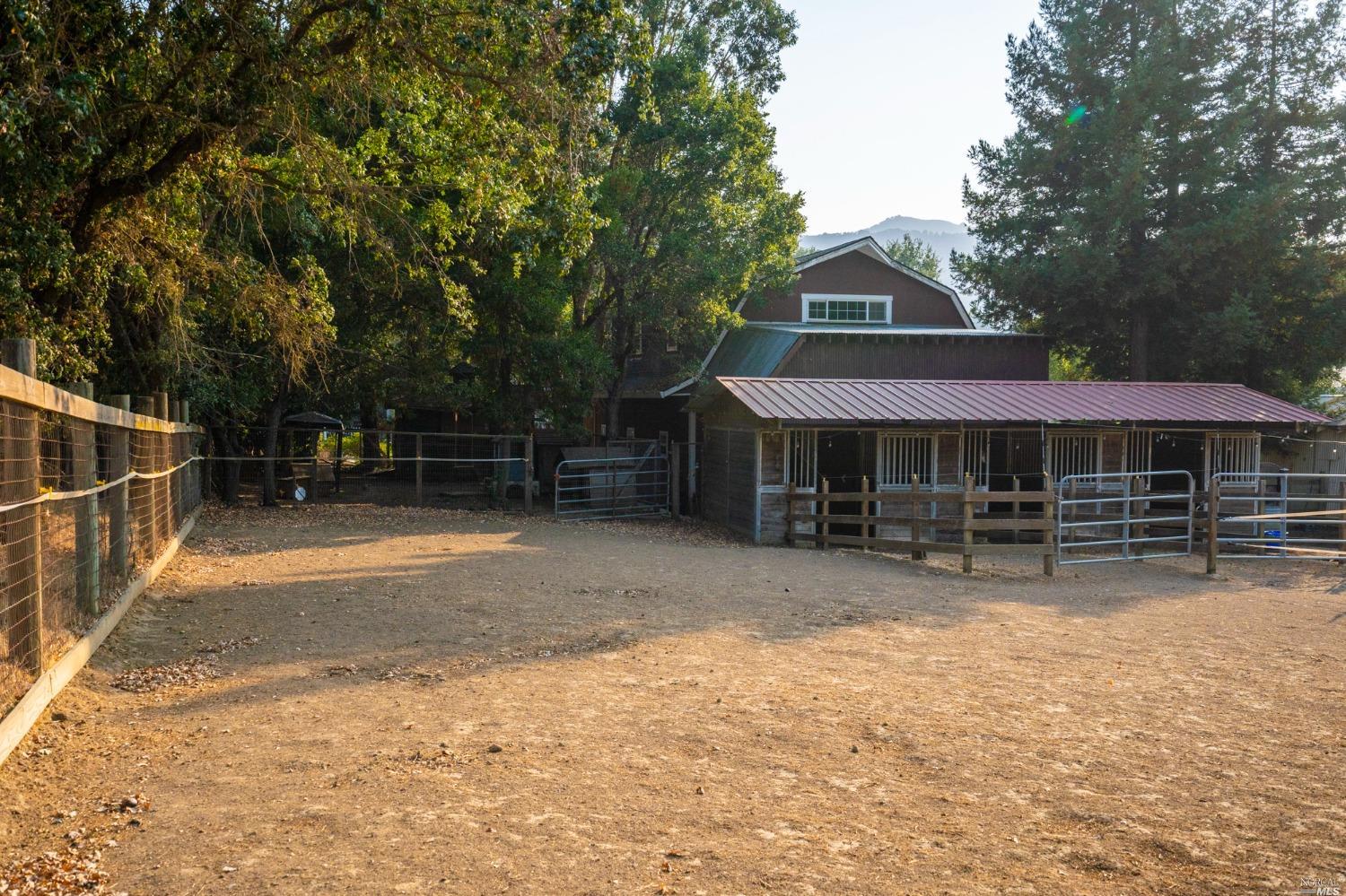 Detail Gallery Image 3 of 25 For 1846 Indian Valley Rd, Novato,  CA 94947 - 1 Beds | 1 Baths