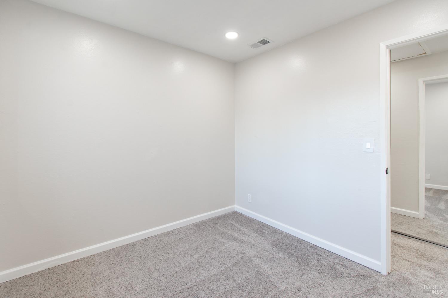 Detail Gallery Image 15 of 32 For 606 White Wing Ct, Suisun City,  CA 94585 - 3 Beds | 2 Baths