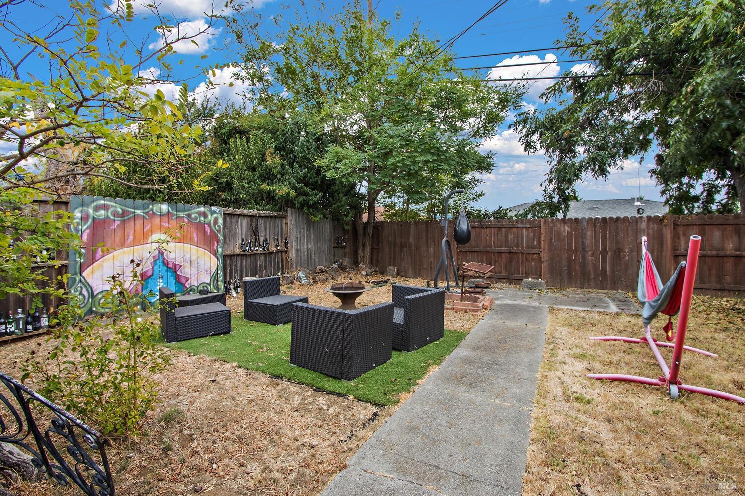 Detail Gallery Image 18 of 19 For 401 Mark Ave, Vallejo,  CA 94589 - 3 Beds | 2 Baths