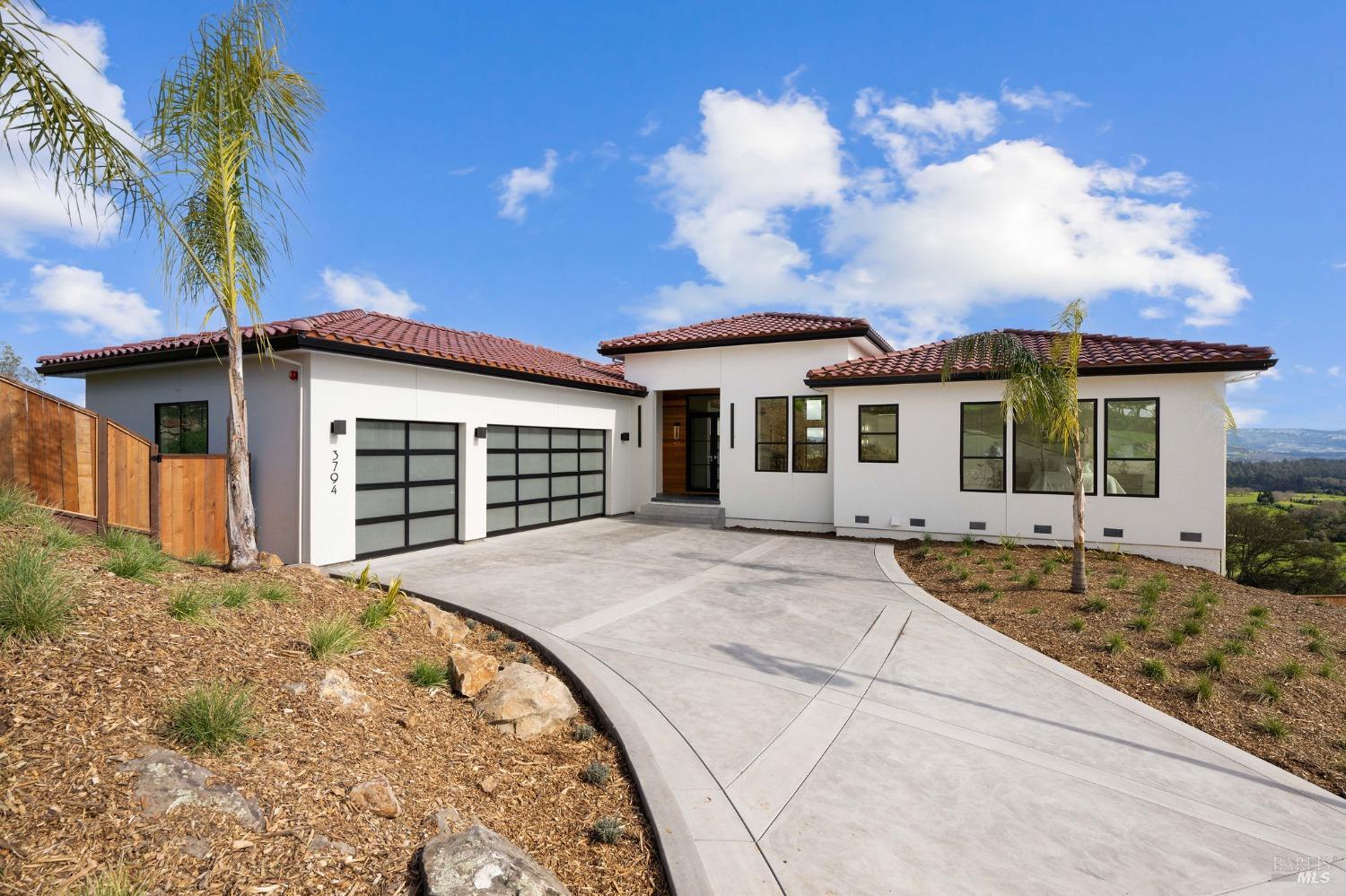 Detail Gallery Image 10 of 88 For 3794 Skyfarm Dr, Santa Rosa,  CA 95403 - 6 Beds | 5/1 Baths