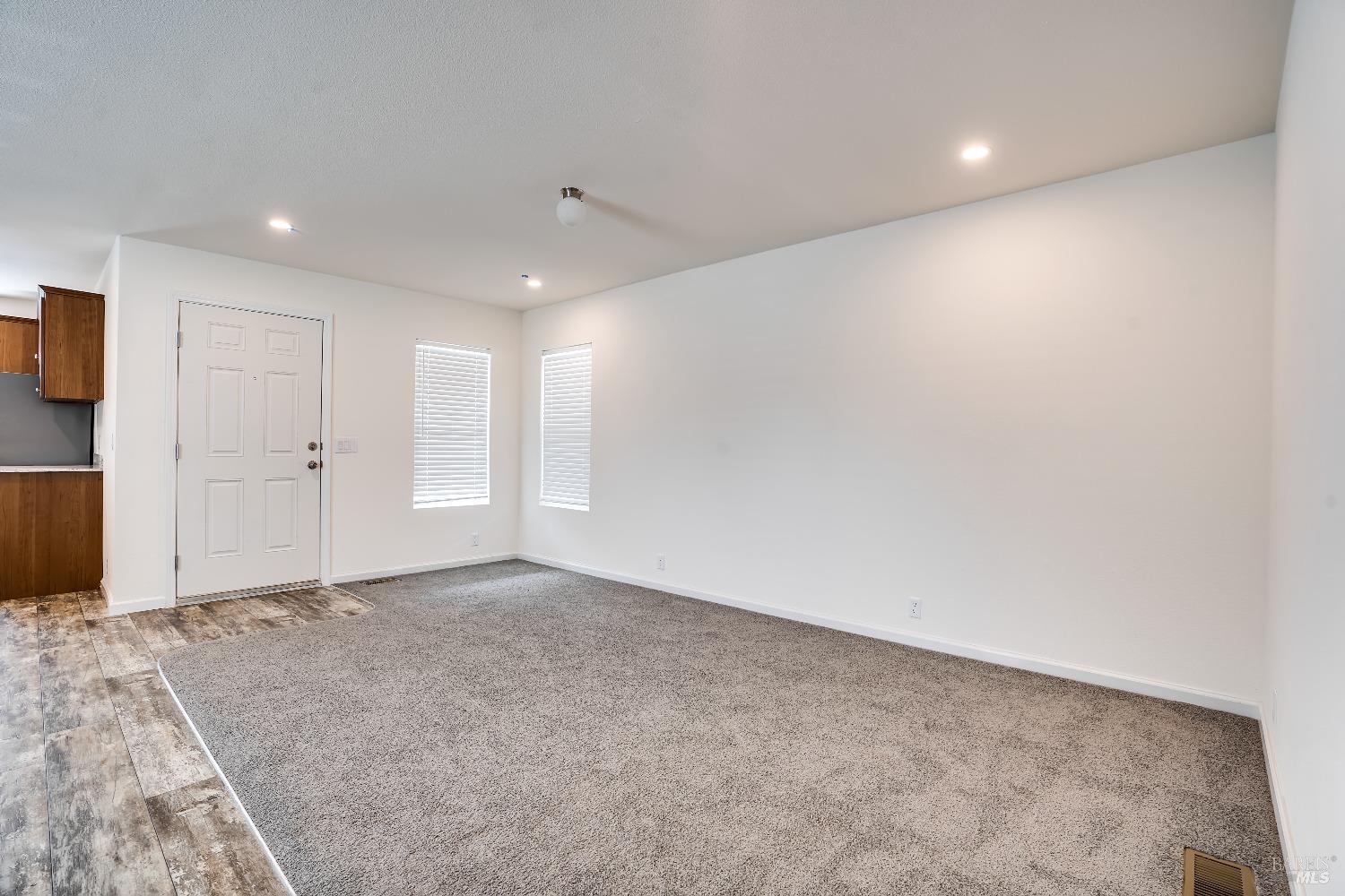 Detail Gallery Image 15 of 30 For 425 W Sierra Ave 9, Cotati,  CA 94931 - 3 Beds | 2 Baths