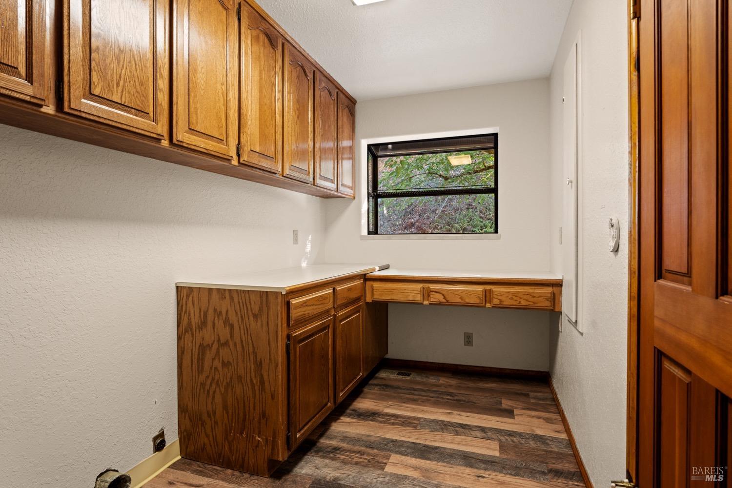 Detail Gallery Image 14 of 29 For 403 Crestview Dr, Ukiah,  CA 95482 - 2 Beds | 2 Baths