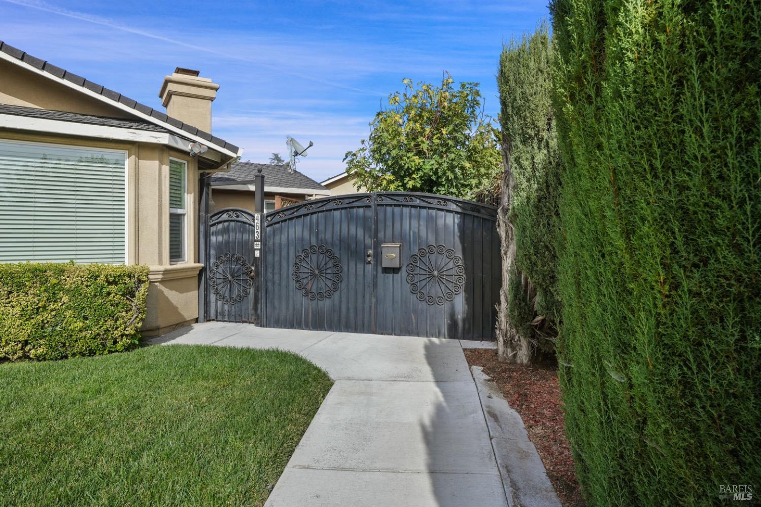 Detail Gallery Image 12 of 20 For 463 Shawnee Ln, San Jose,  CA 95123 - 4 Beds | 2 Baths