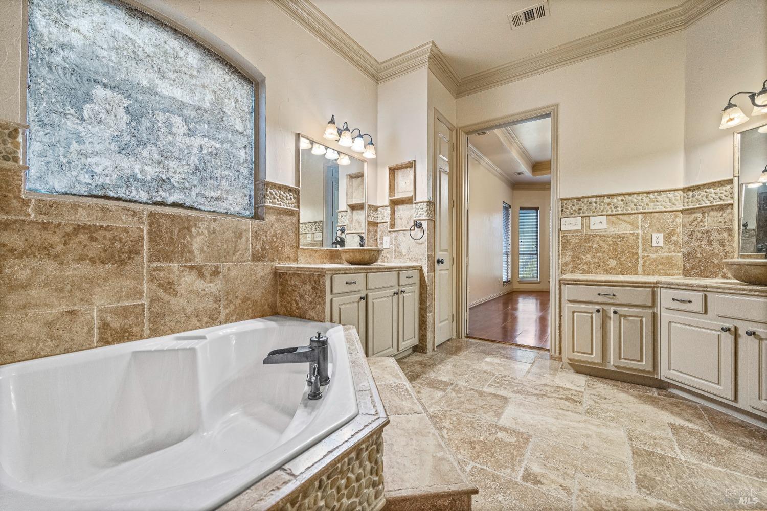 Detail Gallery Image 8 of 41 For 8209 Lighthouse Dr, Other City,  CA 75089 - 4 Beds | 4 Baths