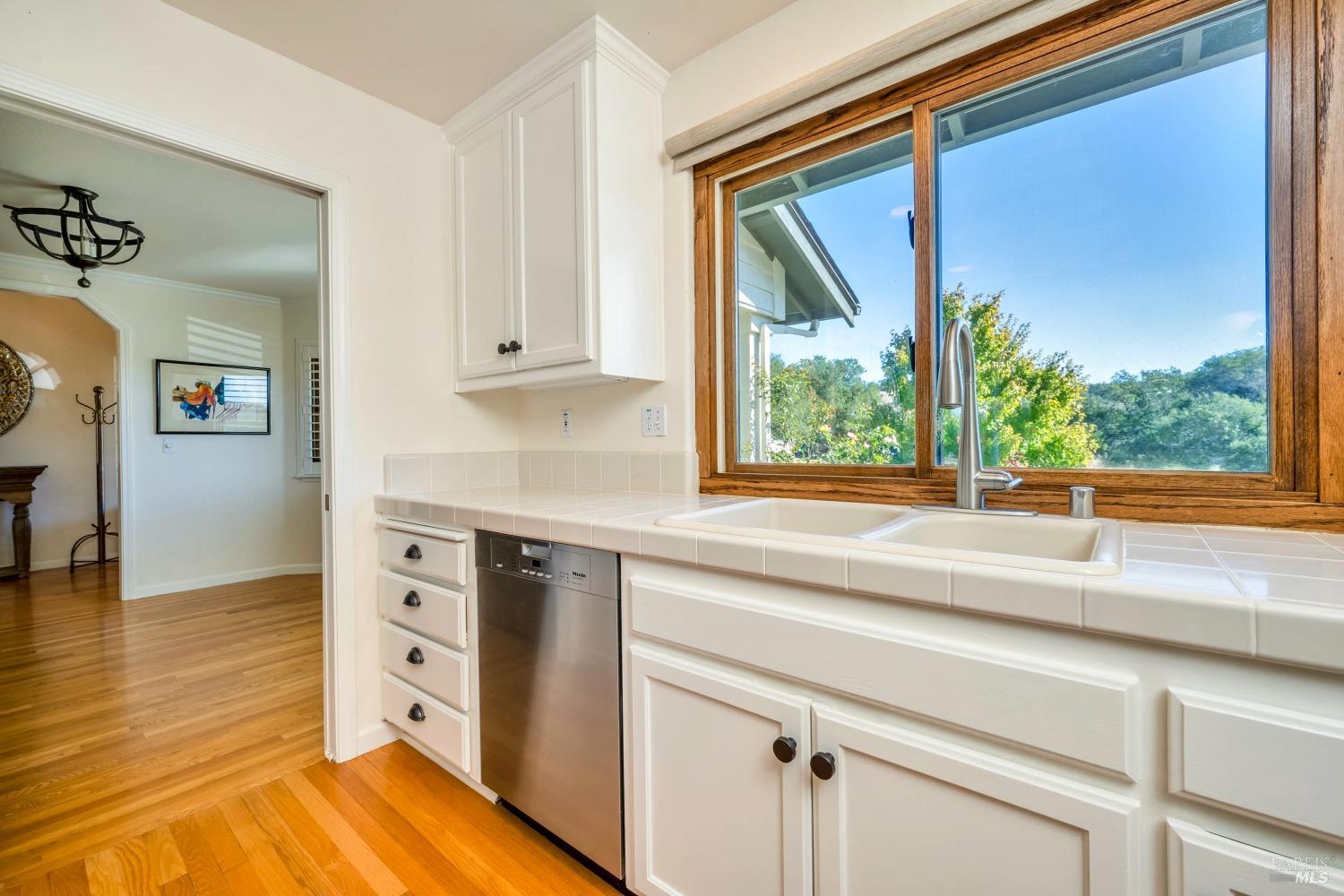 Detail Gallery Image 9 of 37 For 1096 Red Tail Rd, Healdsburg,  CA 95448 - 3 Beds | 2 Baths