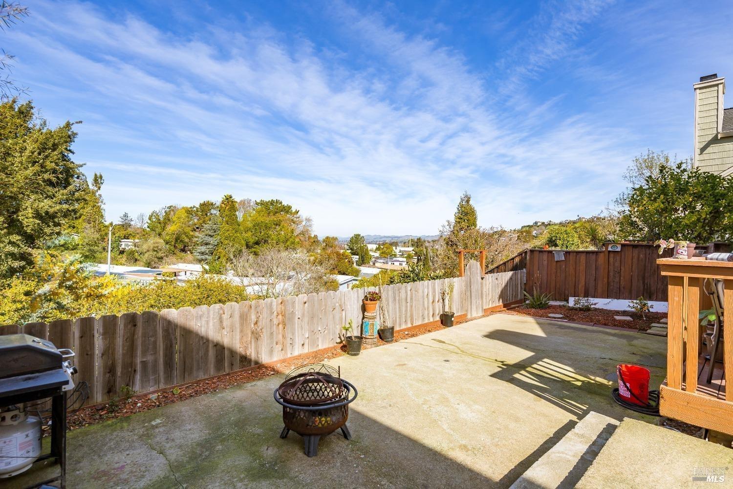 Detail Gallery Image 32 of 34 For 240 Ruby Ln, Vallejo,  CA 94590 - 3 Beds | 2/1 Baths