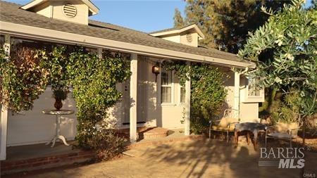 Detail Gallery Image 3 of 40 For 10710 Point Lakeview Rd, Kelseyville,  CA 95451 - 4 Beds | 2 Baths