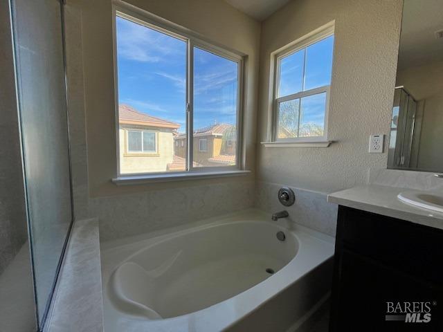 Detail Gallery Image 21 of 39 For 542 Del Mar Cir, Vacaville,  CA 95688 - 4 Beds | 2/1 Baths