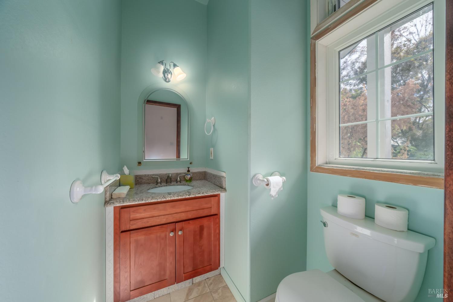 Detail Gallery Image 42 of 73 For 4528 Hill Rd, Lakeport,  CA 95453 - 3 Beds | 2/1 Baths