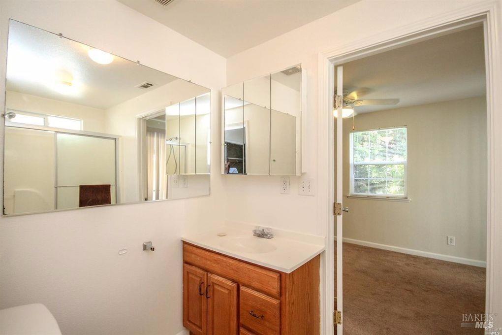 Detail Gallery Image 9 of 10 For 500 Elizabeth St a,  Vacaville,  CA 95688 - 2 Beds | 1/1 Baths