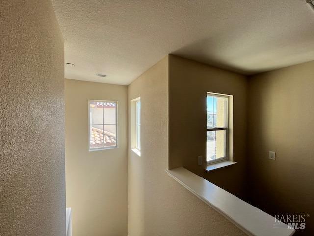 Detail Gallery Image 15 of 39 For 542 Del Mar Cir, Vacaville,  CA 95688 - 4 Beds | 2/1 Baths