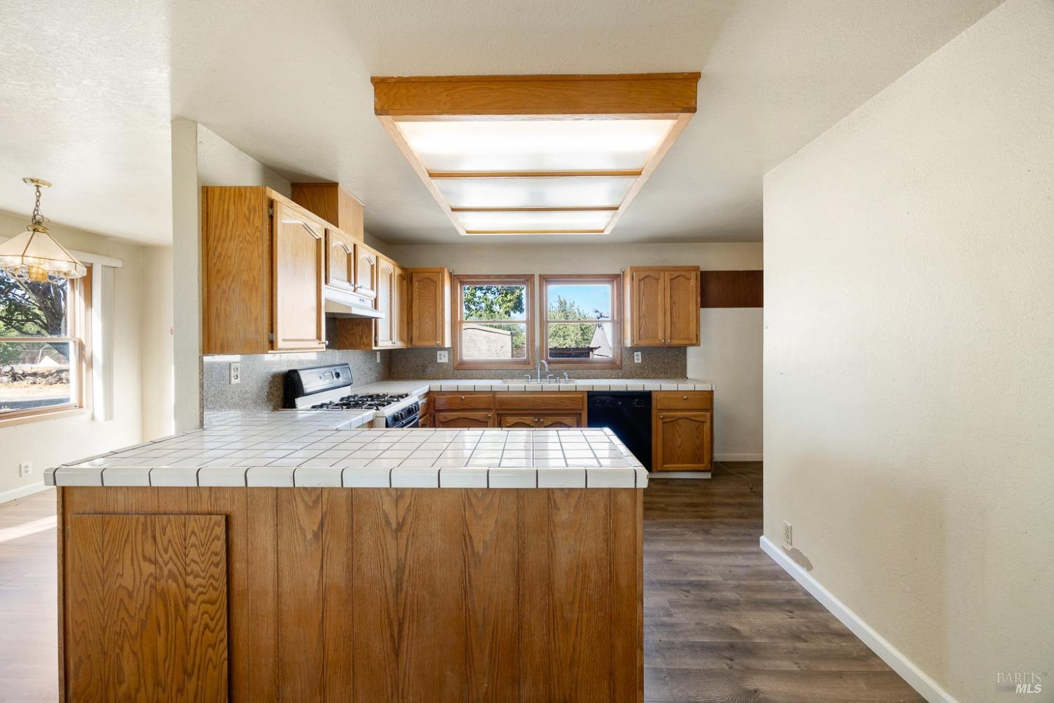 Detail Gallery Image 9 of 43 For 5779 Dixon Ave, Dixon,  CA 95620 - 4 Beds | 2/1 Baths