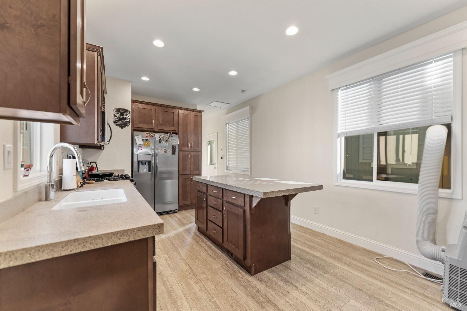 Detail Gallery Image 12 of 30 For 1161 Benicia Rd 16, Vallejo,  CA 94591 - 2 Beds | 1 Baths